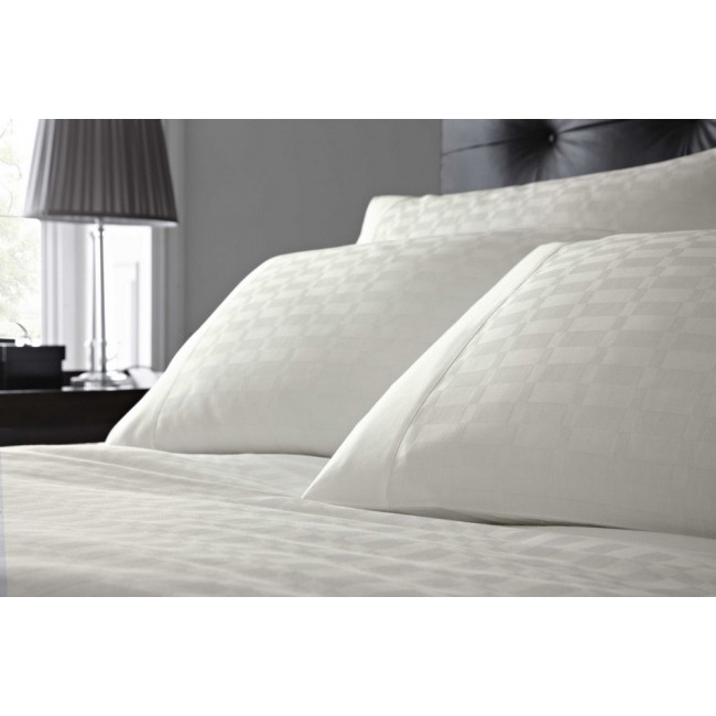 hotel bedding