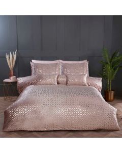 Bellagio-bedding-Blush-With-Cushions.jpg