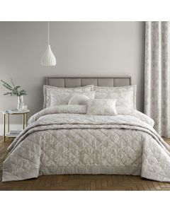catherine-lansfield-classic-damask-bedspread3.jpg